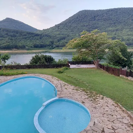 сънтовец - на брега на язовир цонево