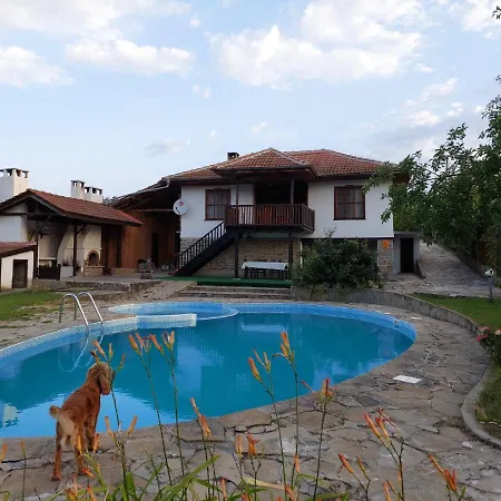 Ferienhaus сънтовец - на брега на язовир цонево